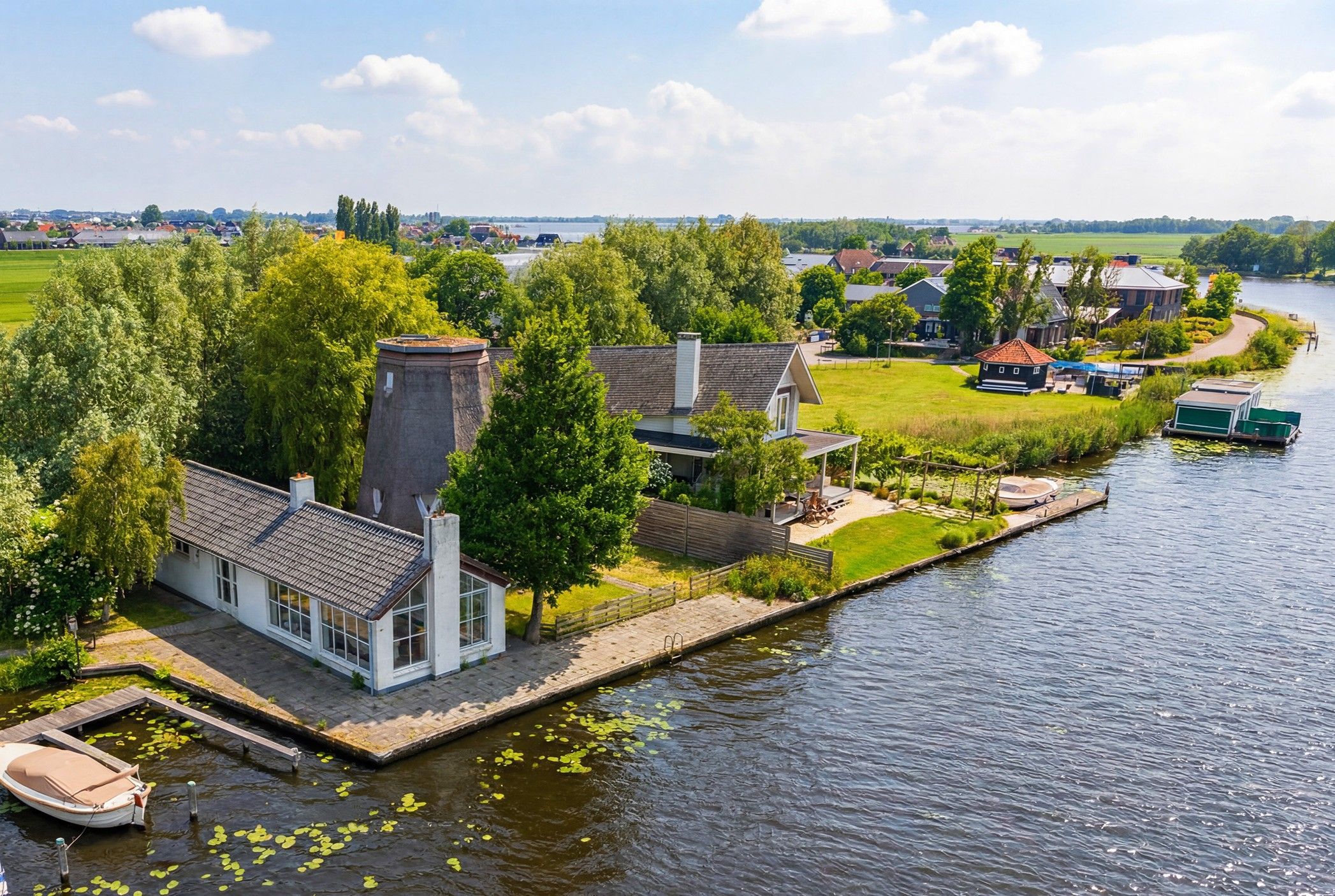 Foto van Groenewoudskade 15, Roelofarendsveen
