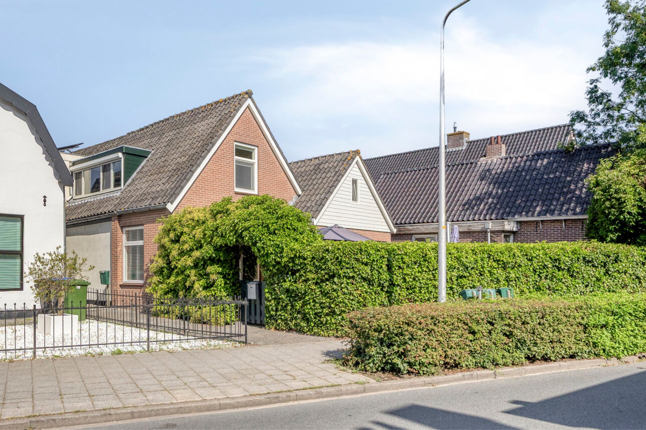 Foto van Noordeinde 154, Roelofarendsveen