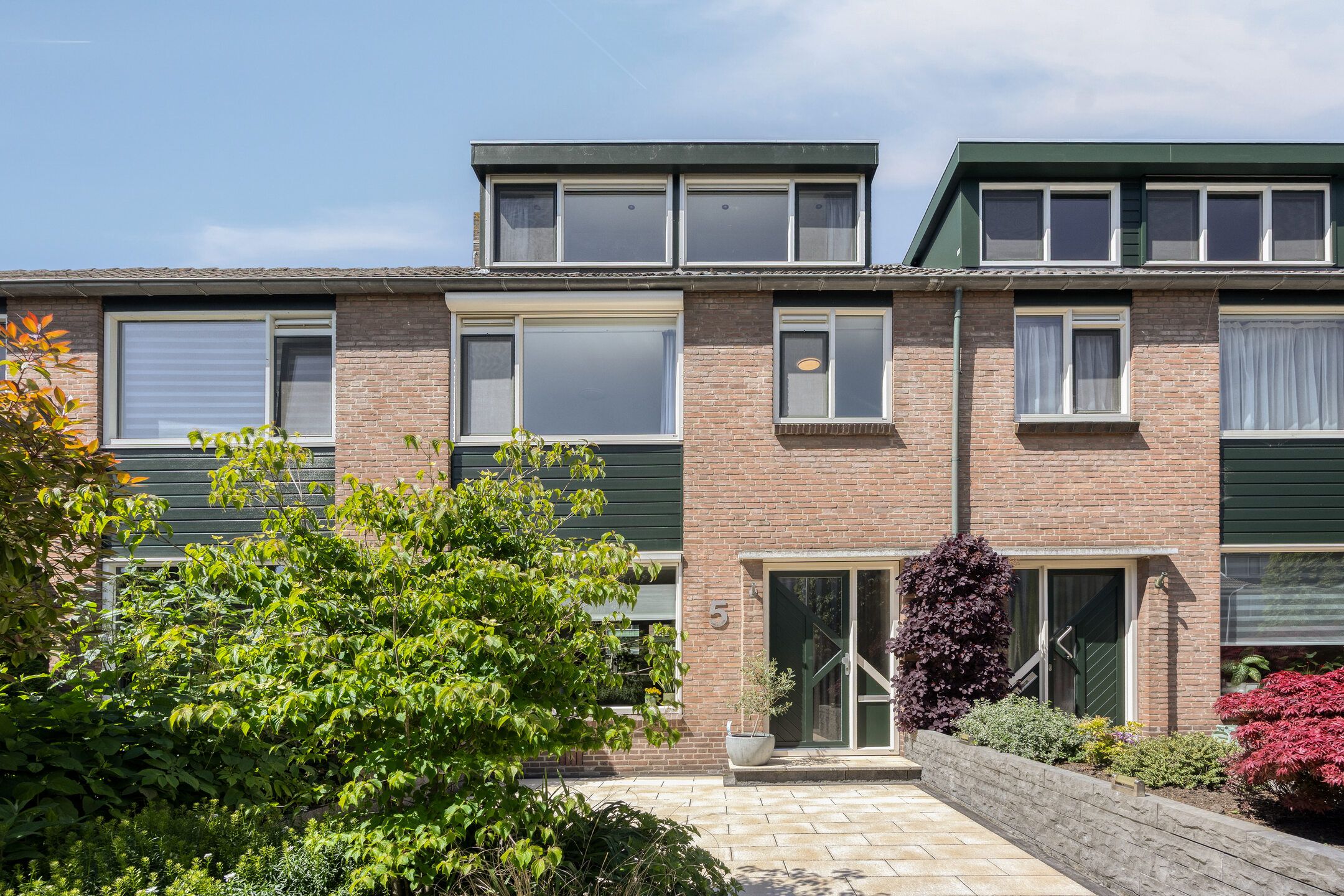 Foto van Mimosastraat 5, Roelofarendsveen