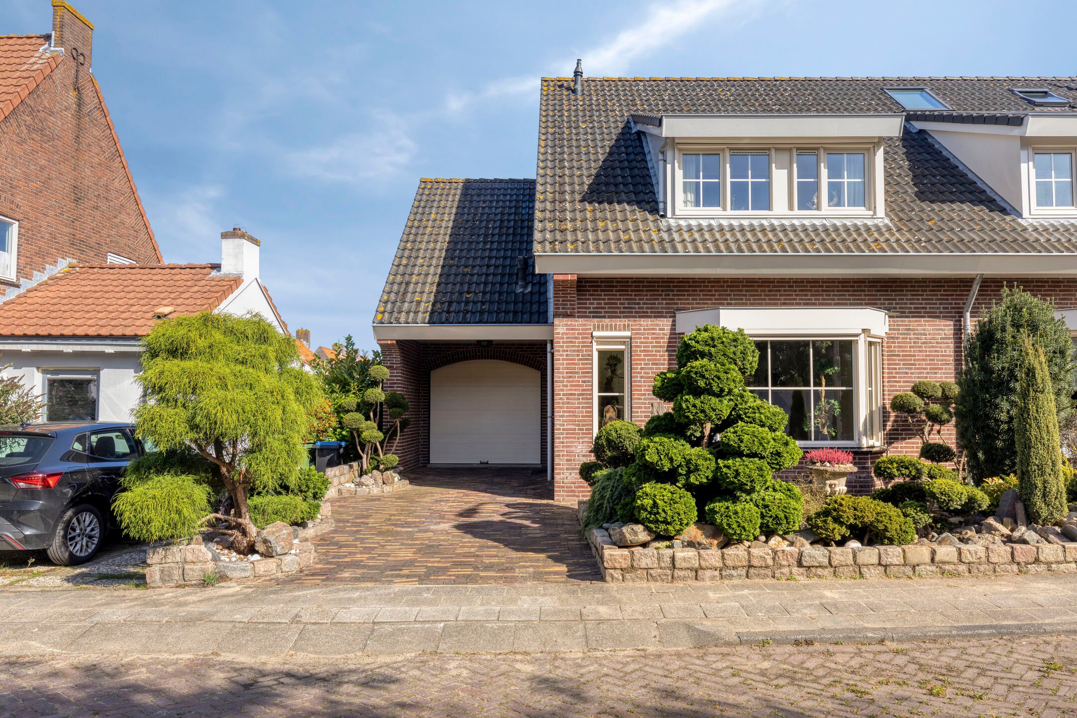 Foto van Nieuwstraat 13, Roelofarendsveen