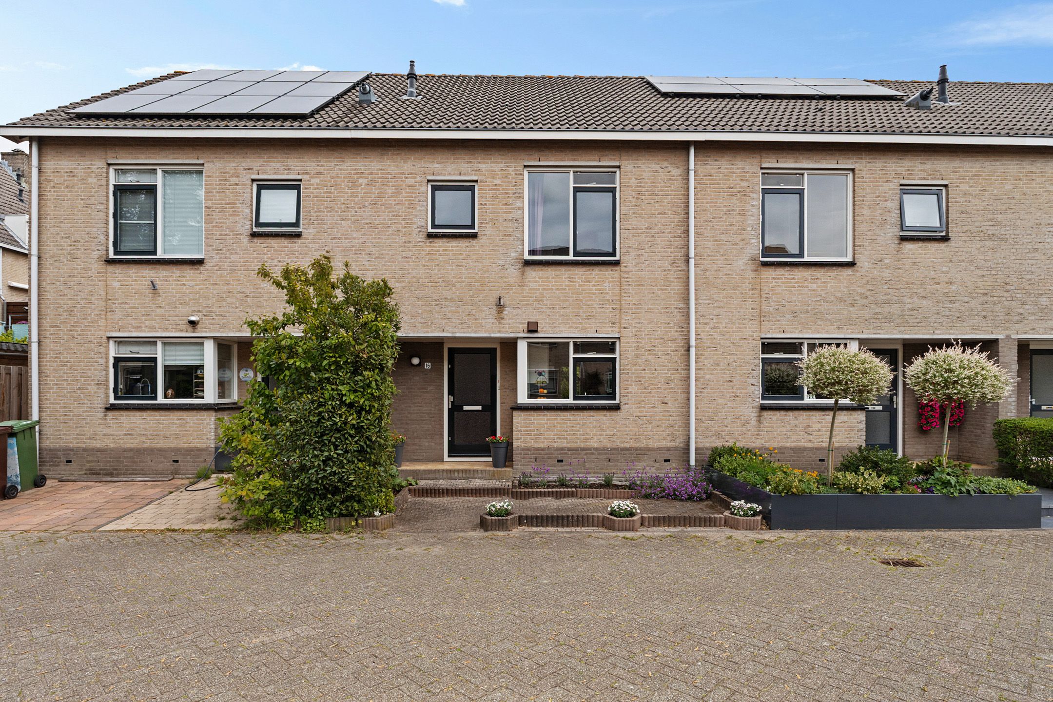 Foto van Opaalstraat 16, Alphen aan den Rijn