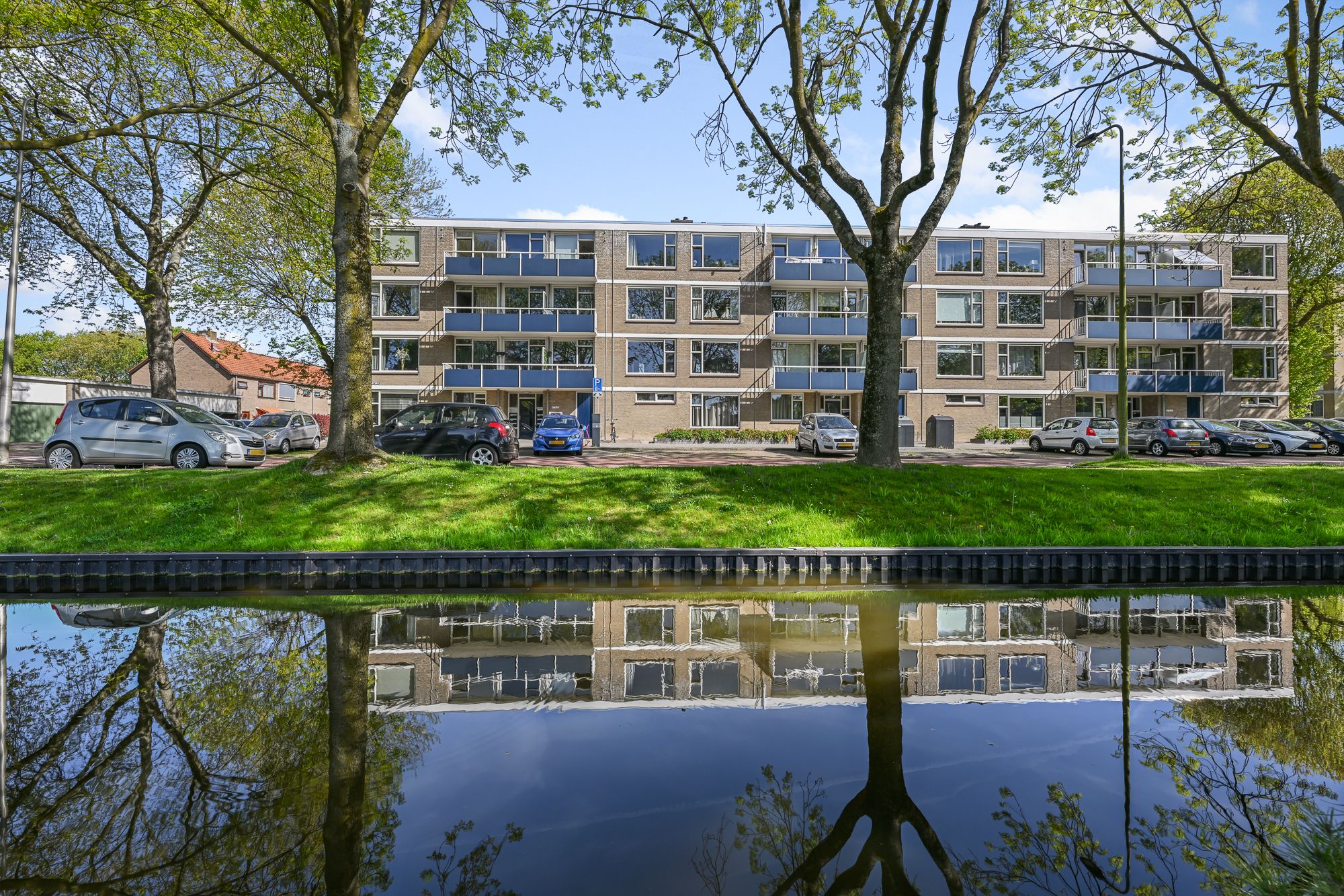 Foto van Goudenregenplantsoen 6, Alphen aan den Rijn