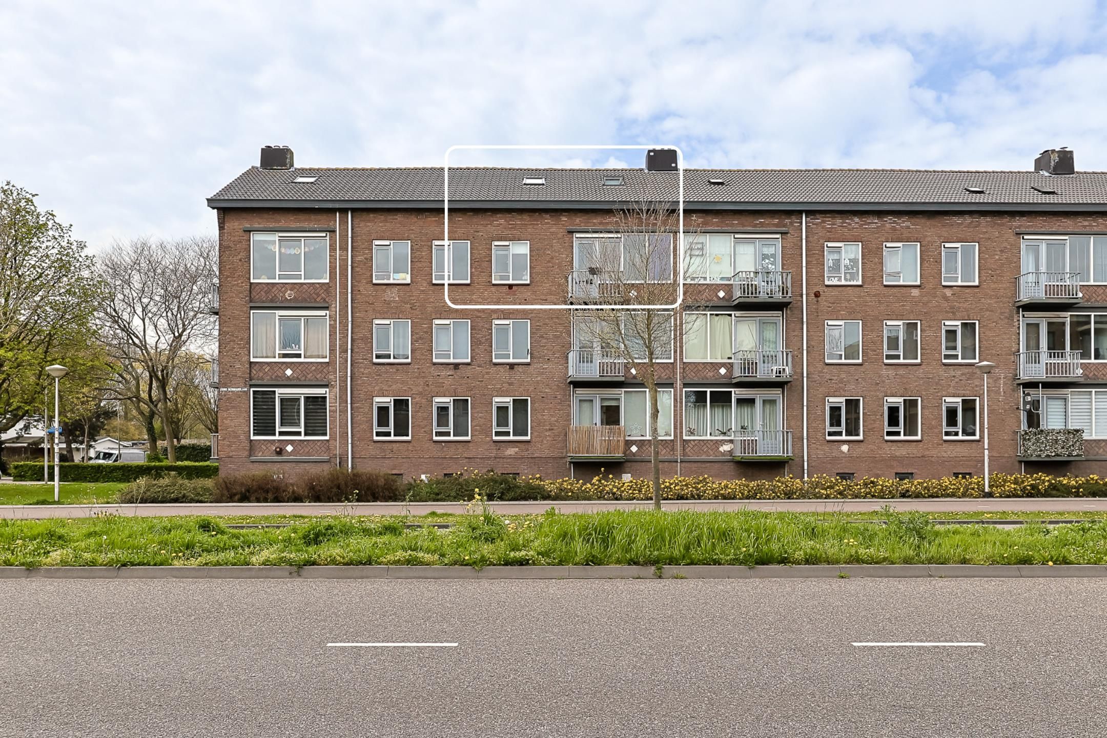 Foto van Charlotte de Bourbonstraat 12, Alphen aan den Rijn