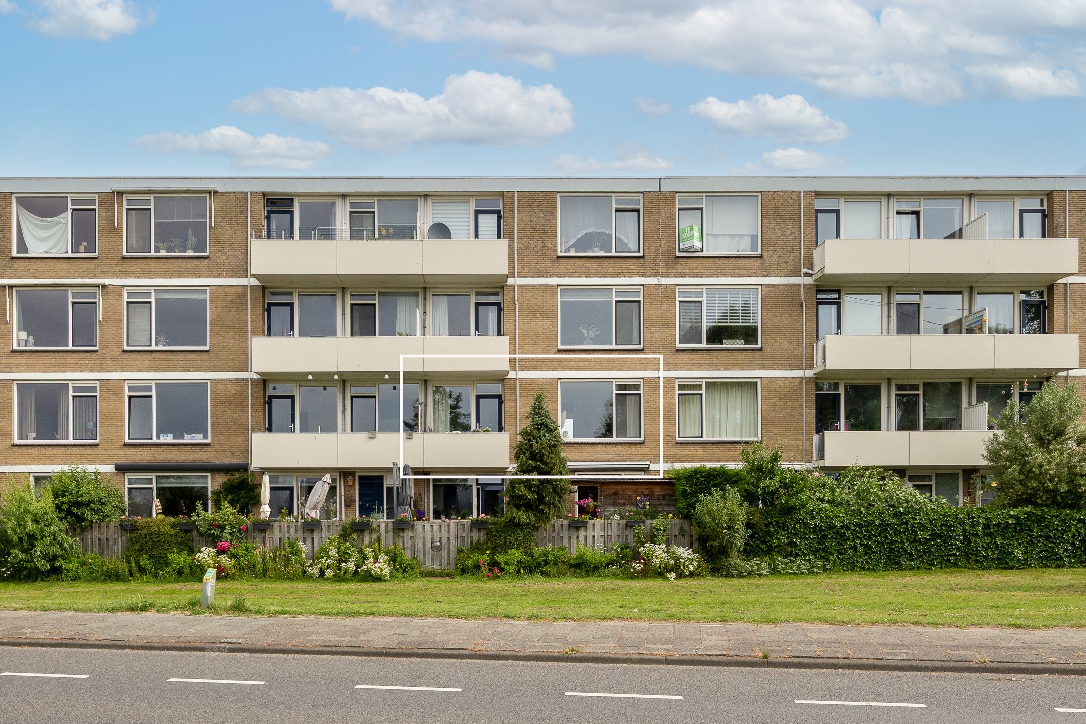 Foto van Cederstraat 157, Alphen aan den Rijn