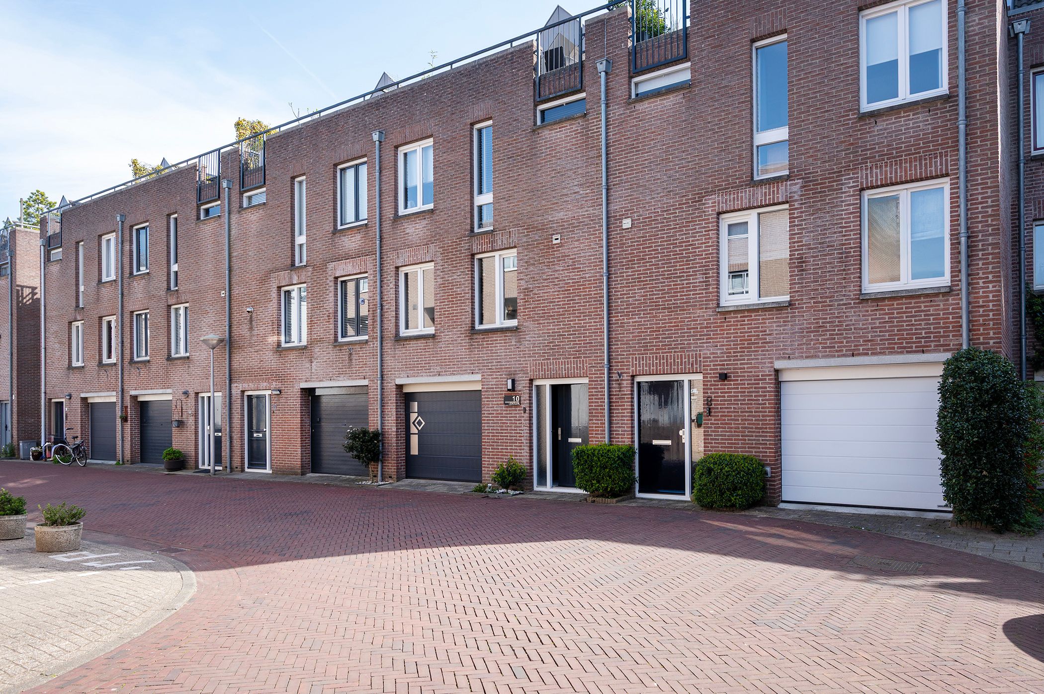 Foto van Curaçaostraat 10, Alphen aan den Rijn