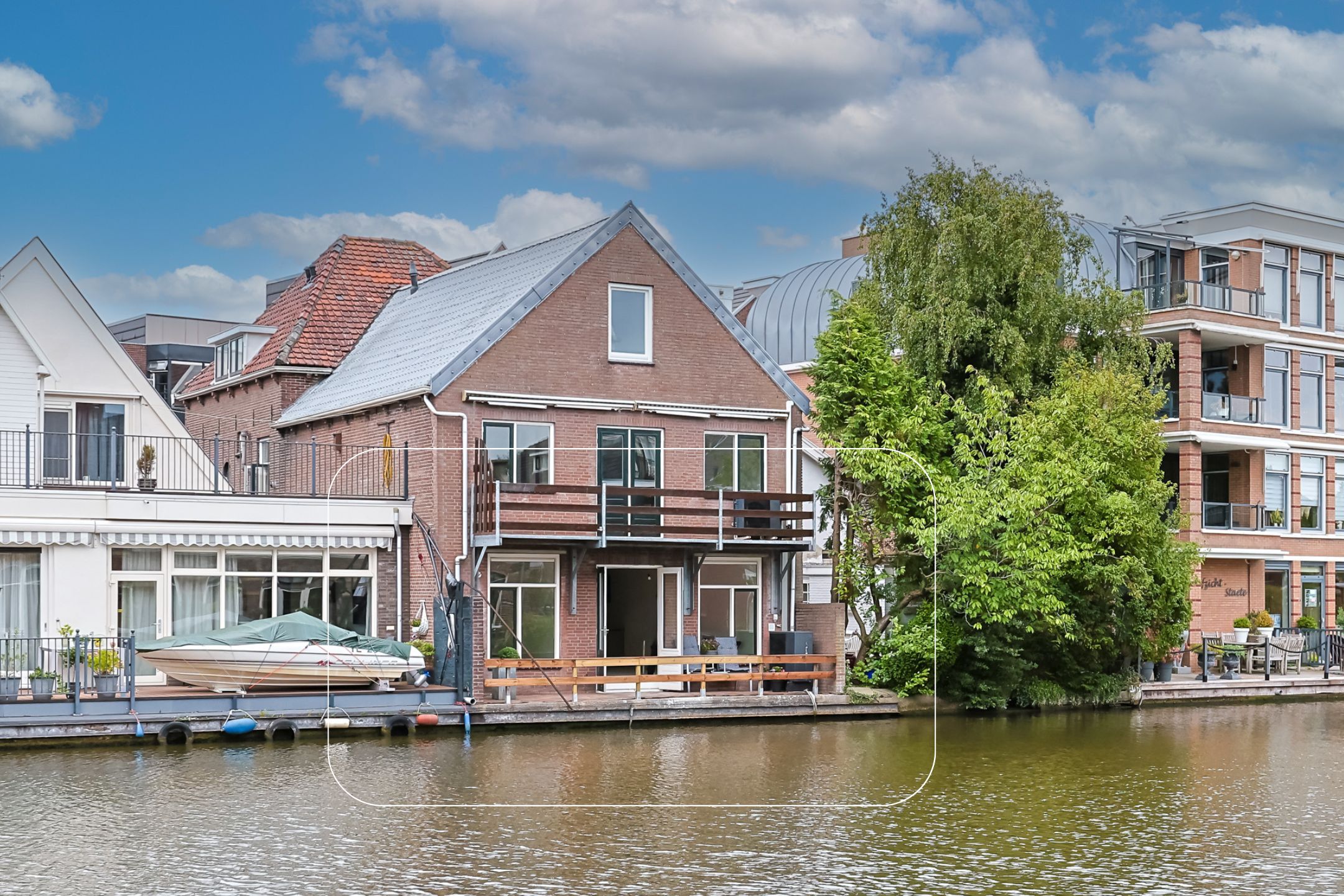 Foto van Raadhuisstraat 241, Alphen aan den Rijn