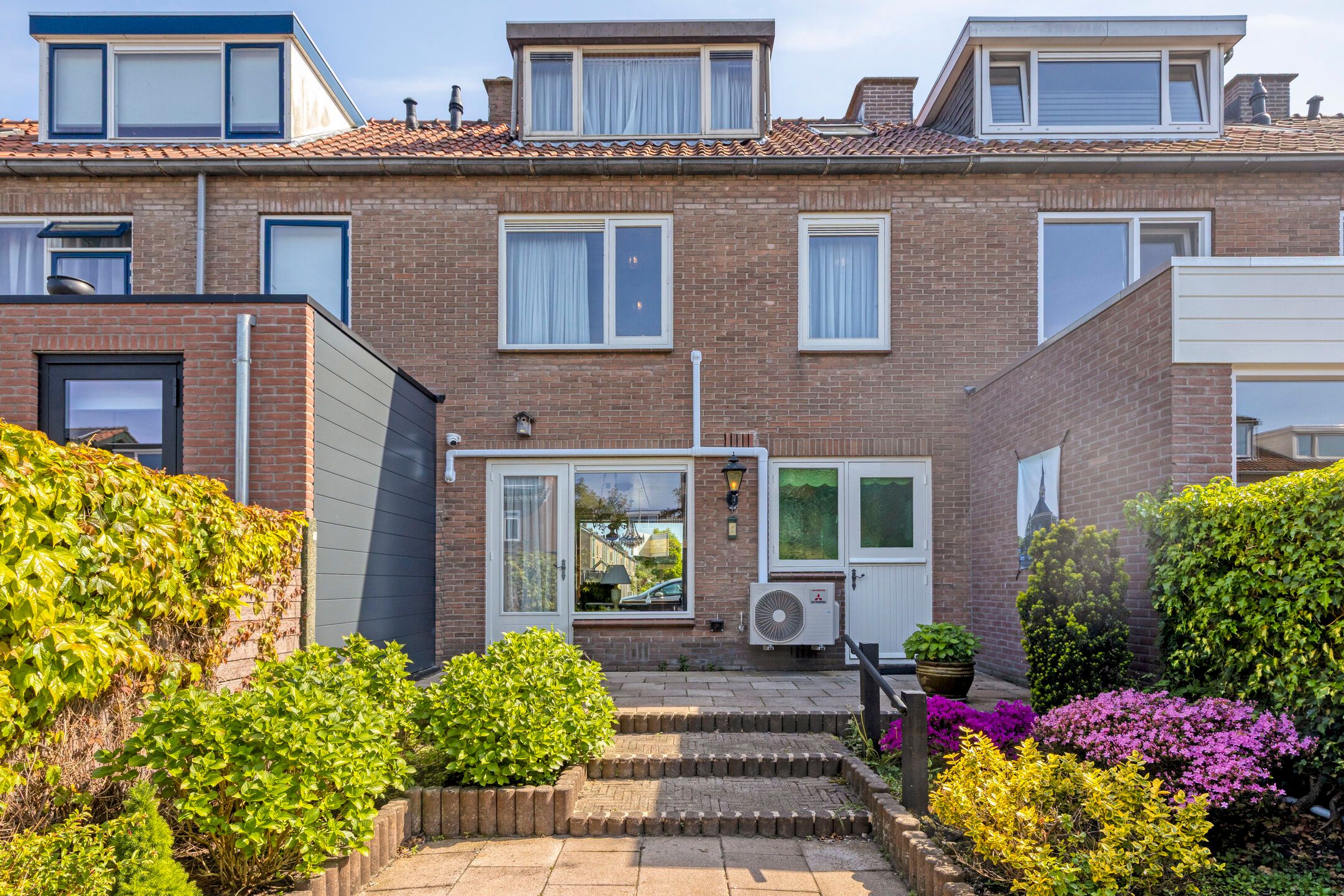 Foto van Da Costastraat 27, Alphen aan den Rijn