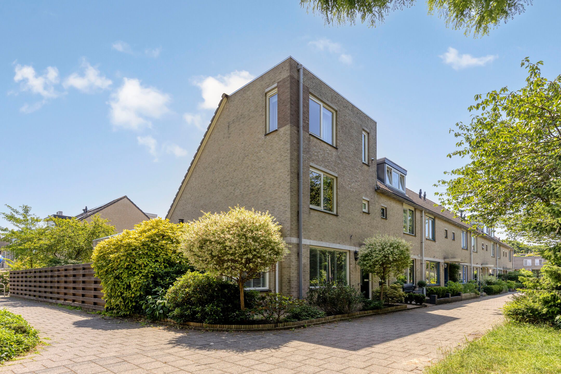 Foto van Brusselpark 16, Alphen aan den Rijn