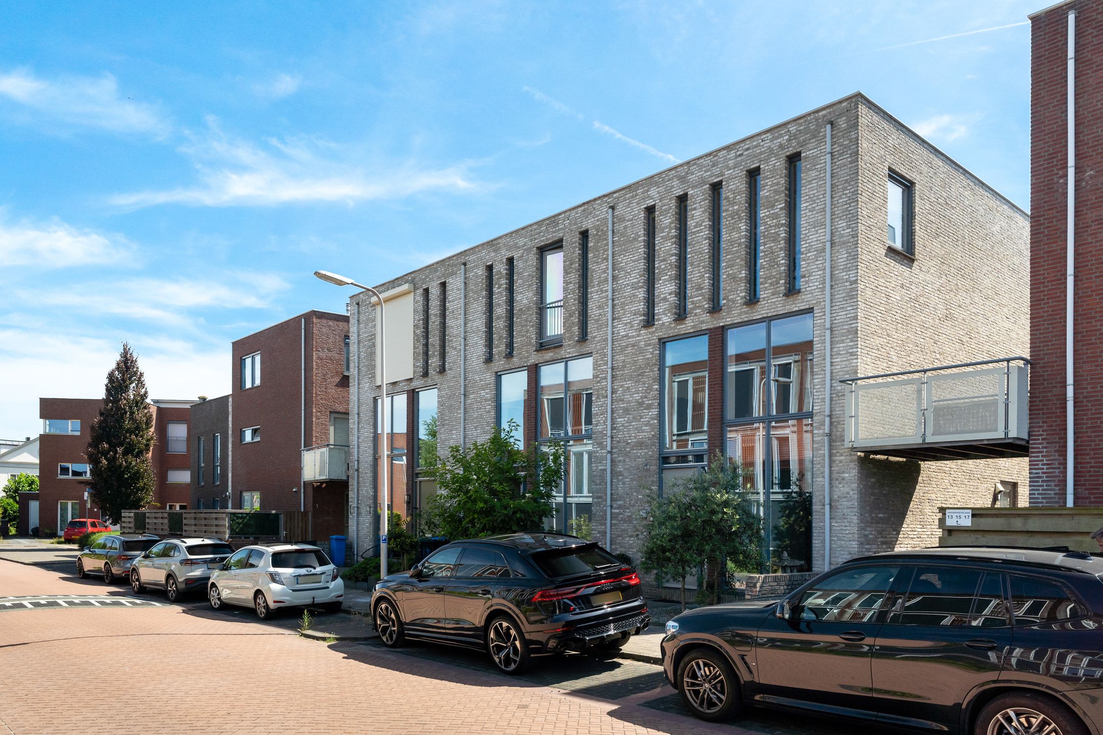 Foto van Vroonhoevelaan 11, Alphen aan den Rijn