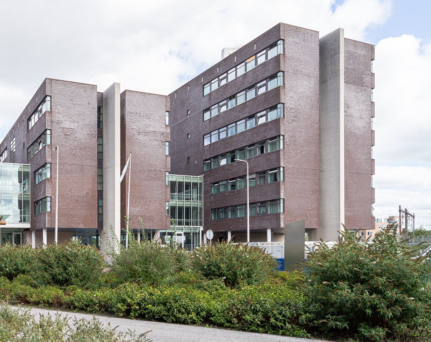 Foto van Zuidpoolsingel 291, Alphen aan den Rijn Portiekwoning