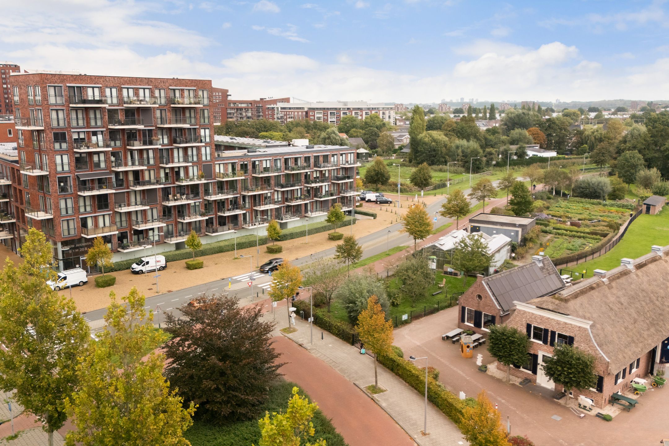 Foto van Vrouw Avenweg 6D, Den Haag