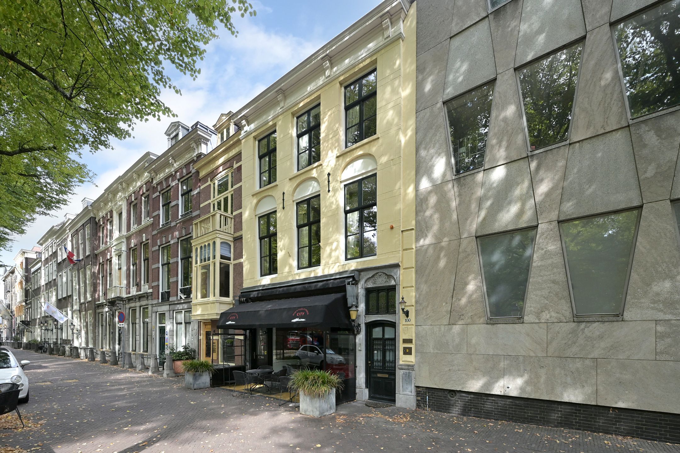 Foto van Lange Voorhout 100, Den Haag