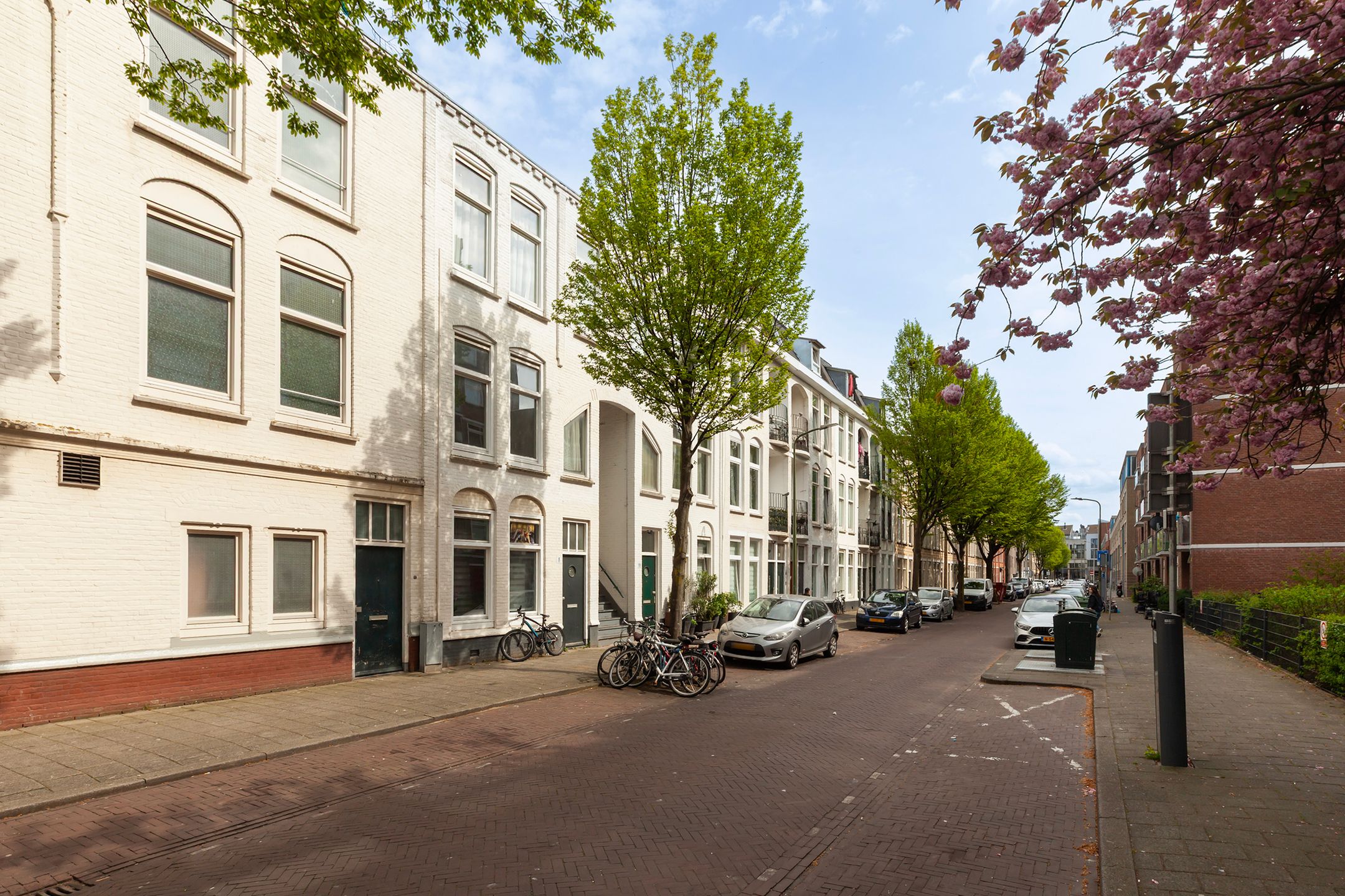 Foto van Van de Veldestraat 10, Den Haag