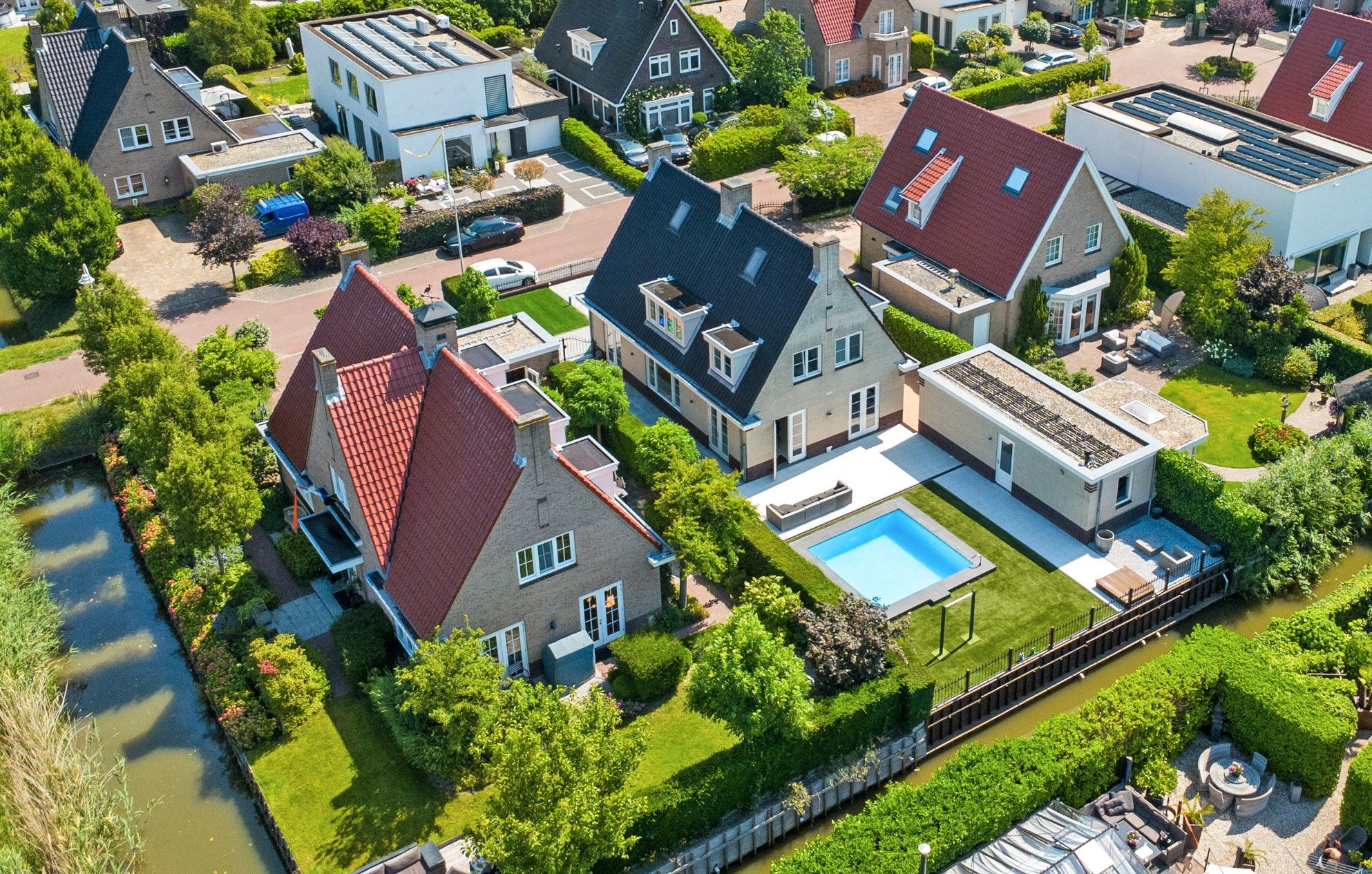 Foto van Abdis Clarahof 2, Den Haag