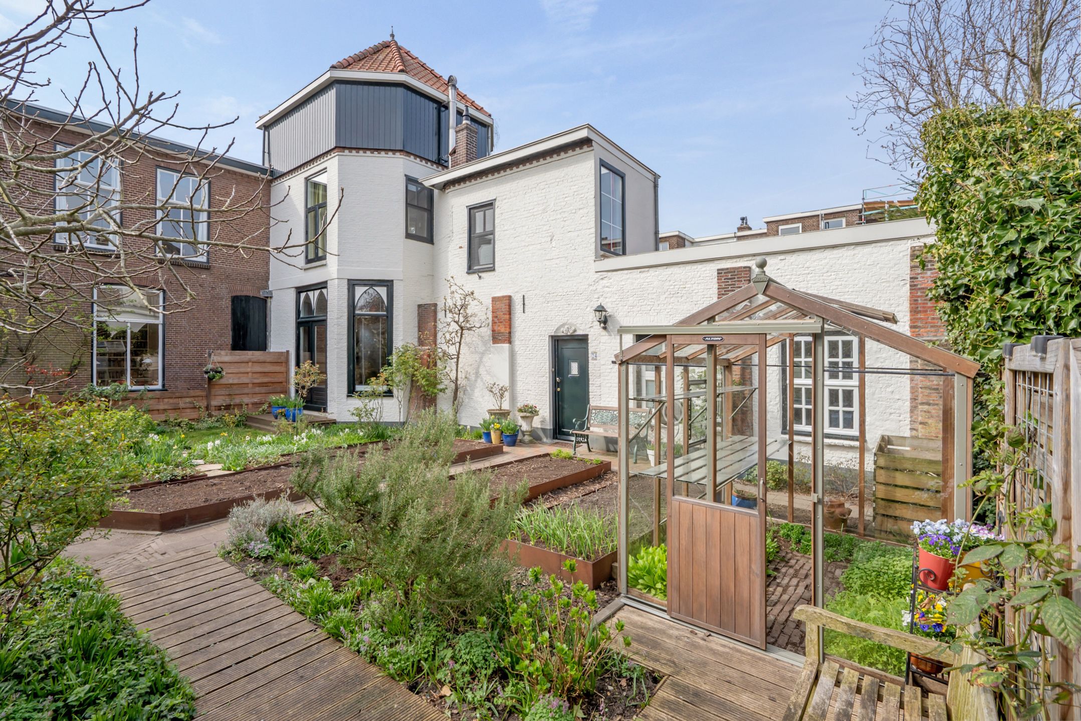Foto van Laan van Overvest 24, Delft