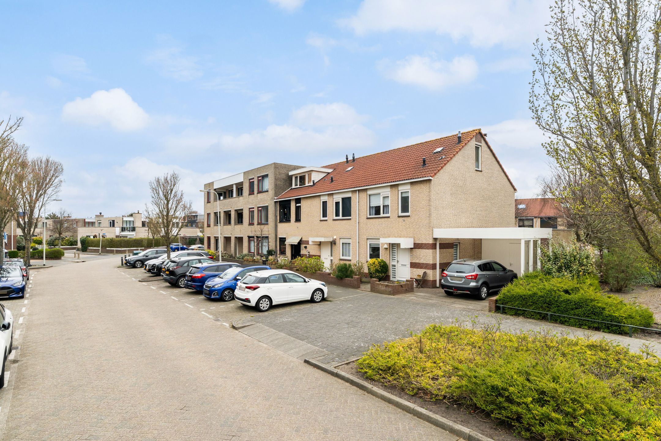 Foto van Laan van Delfland 43, Monster