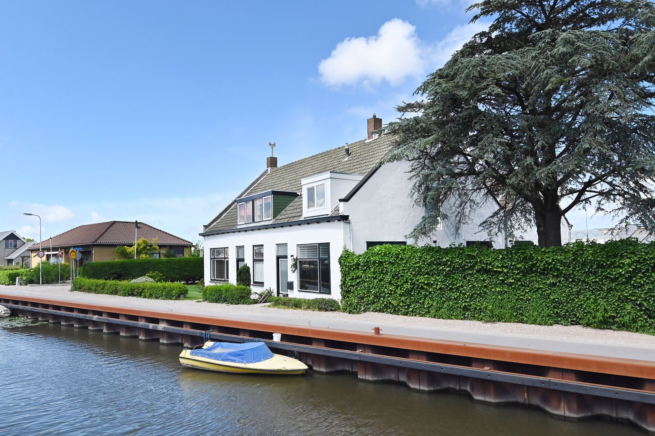 Foto van Vredebestlaan 43, Poeldijk