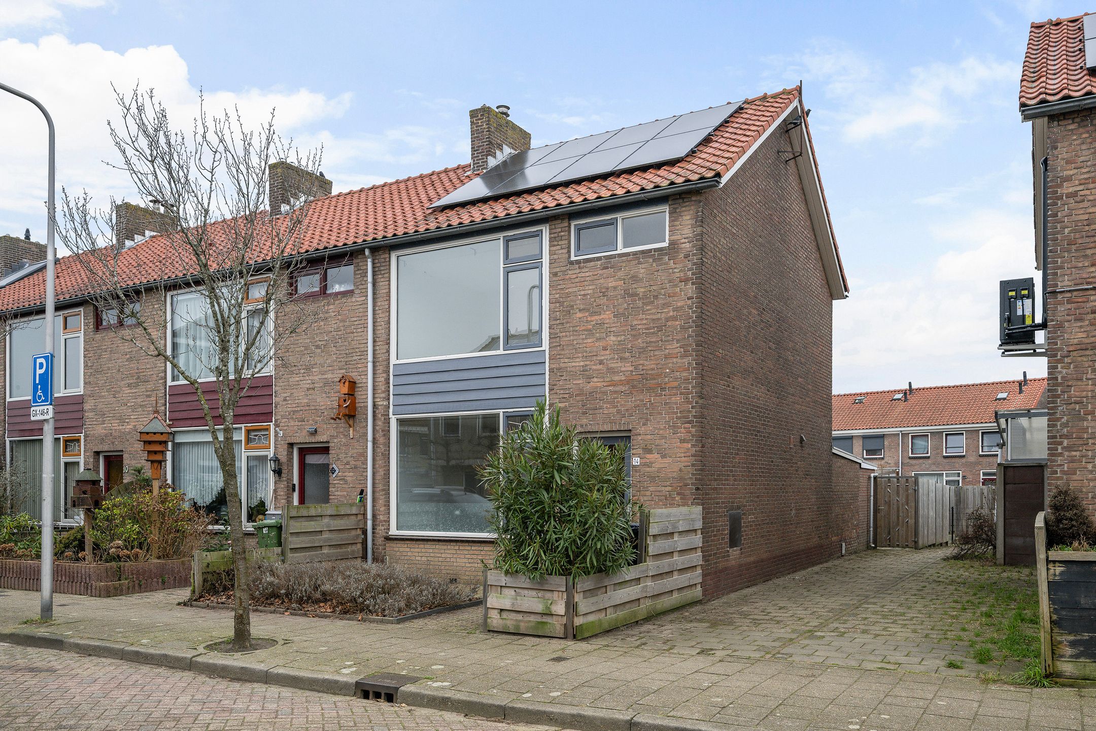 Foto van A.J. van Reststraat 14, Poeldijk