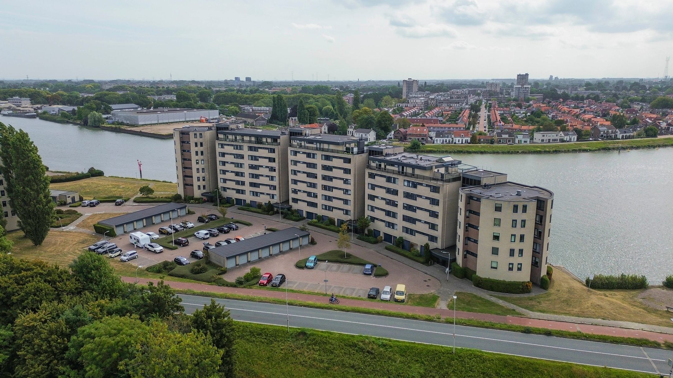 Foto van IJsselzoom 72, Capelle aan den IJssel