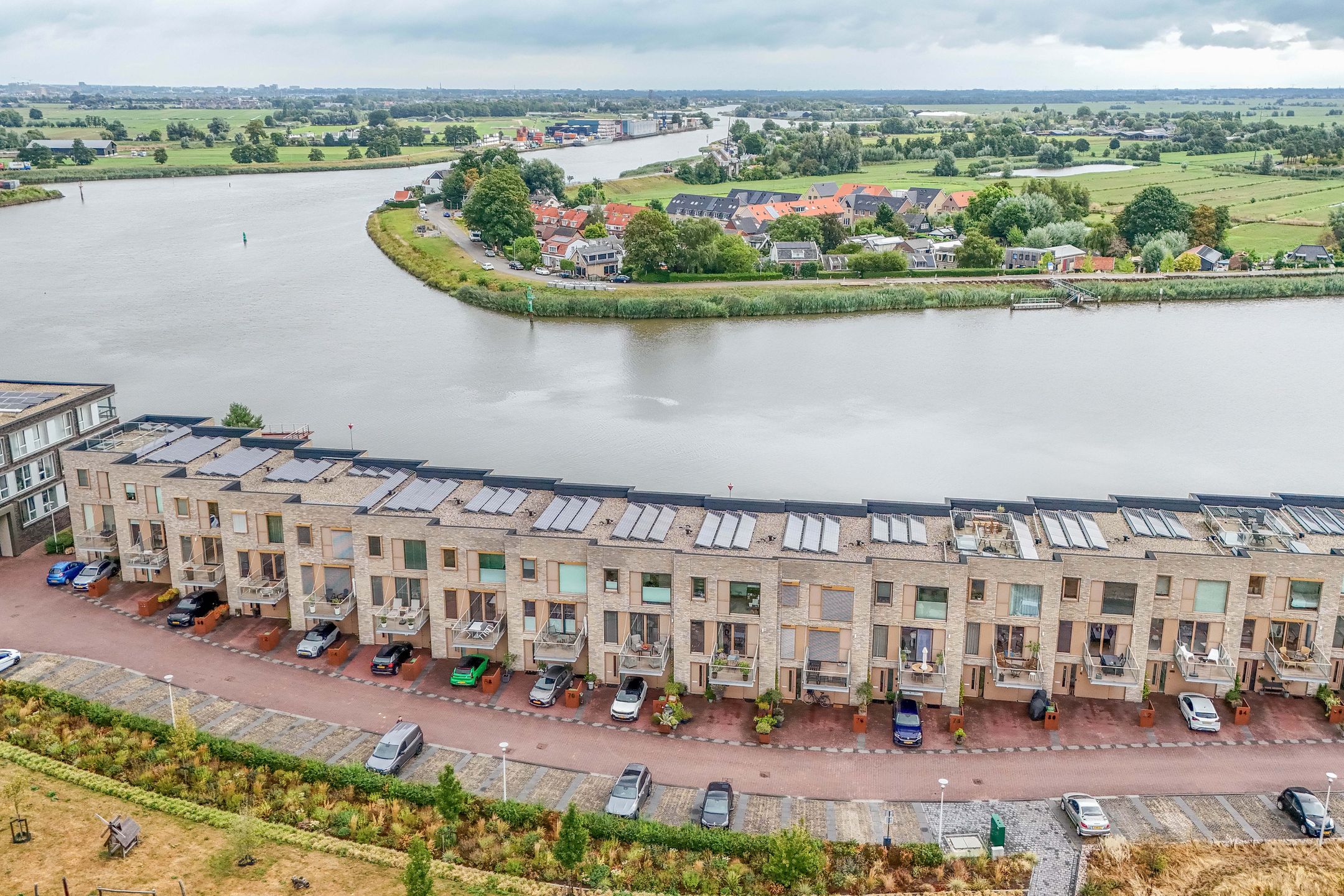 Foto van Maarten Molenaarpark 74, Nieuwerkerk aan den IJssel