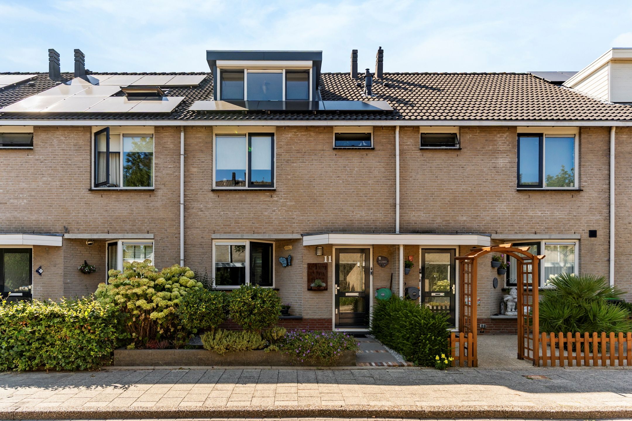 Foto van Van Hulststraat 11, Barendrecht