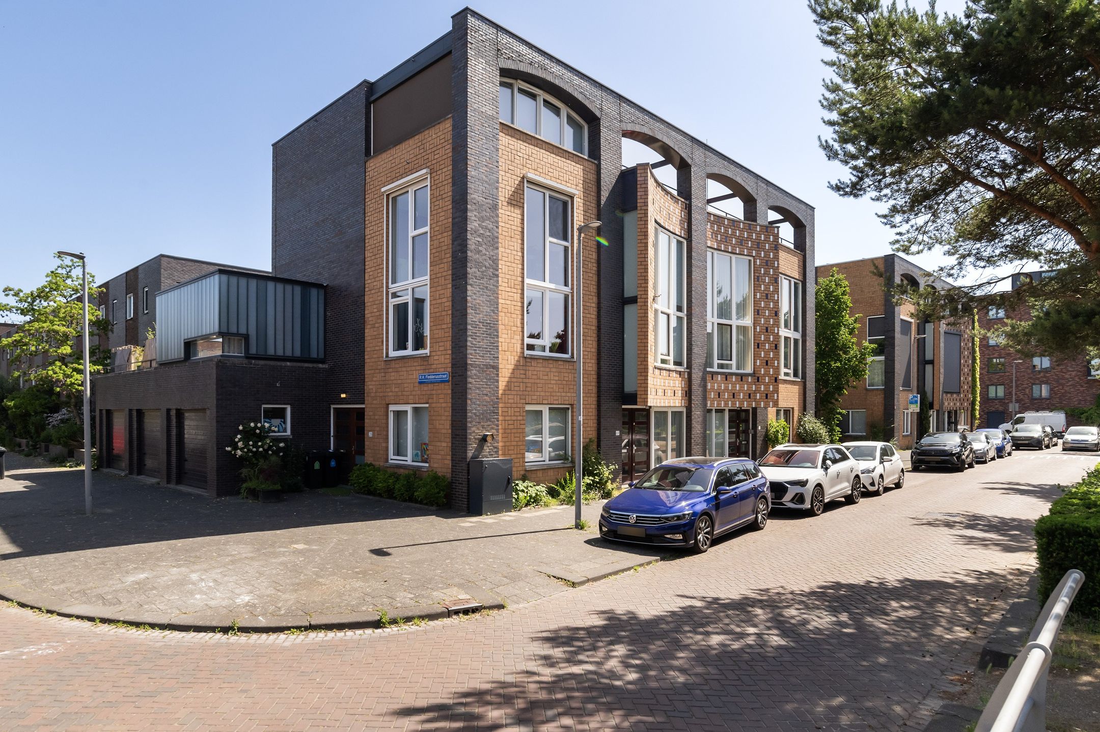 Foto van W.G. Witteveenplein 69, Rotterdam