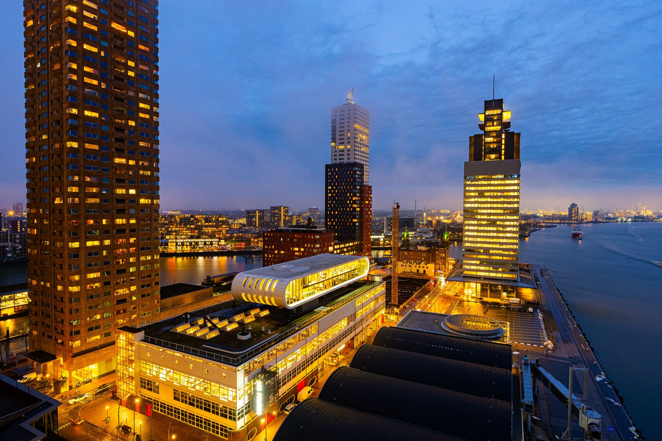 Foto van Wilhelminakade 323, Rotterdam