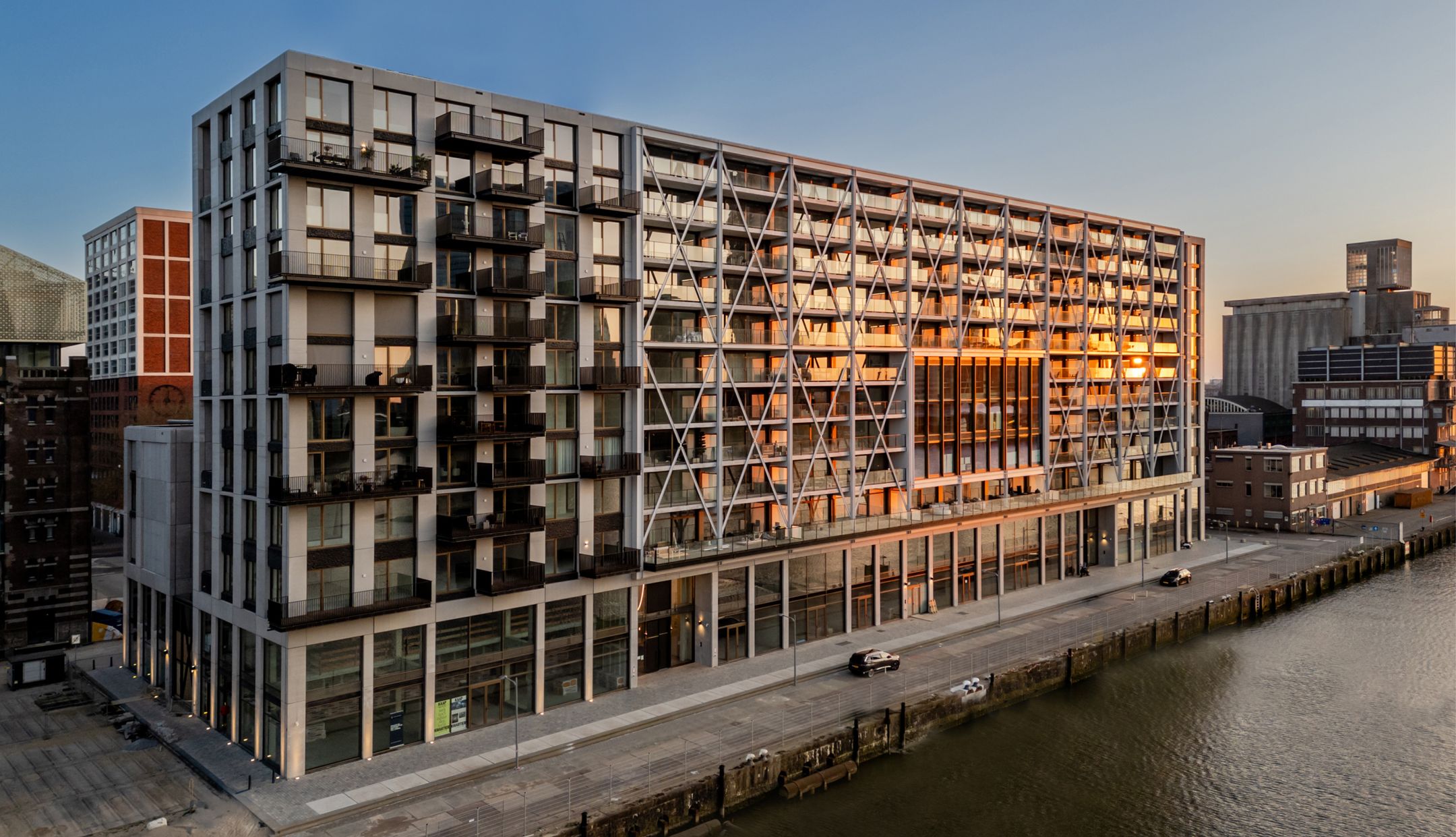 Foto van Rijnhavenkade 22, Rotterdam