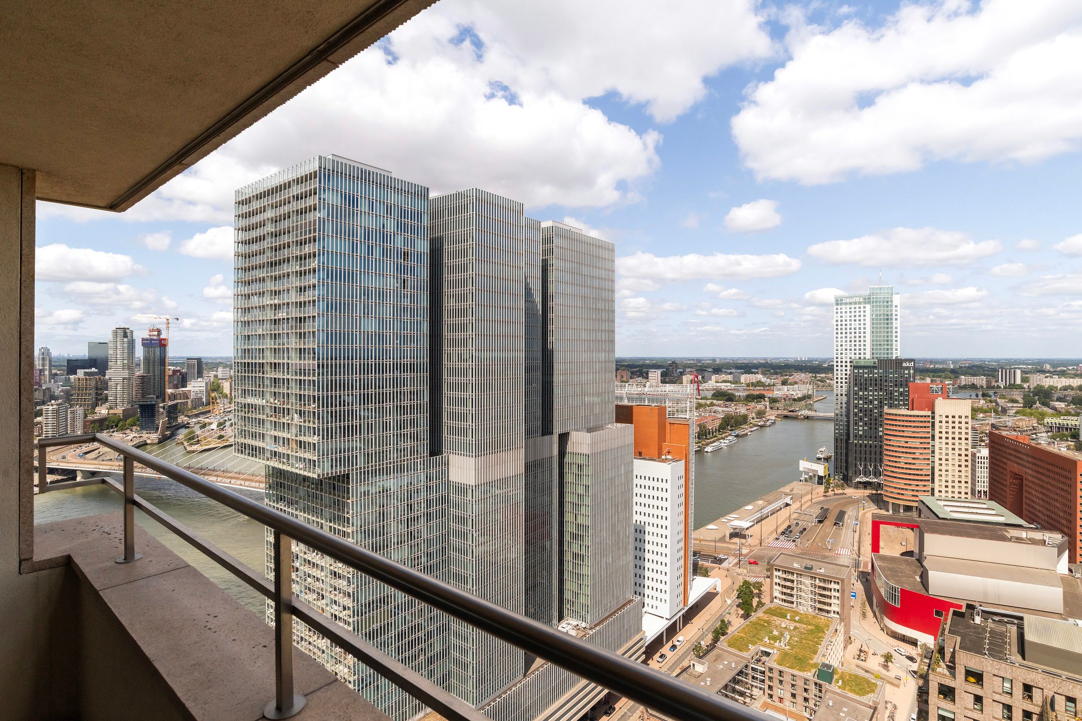 Foto van Van der Hoevenplein 185, Rotterdam