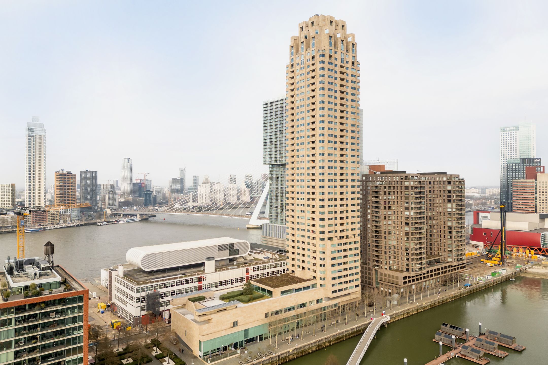 Foto van Van der Hoevenplein 49, Rotterdam