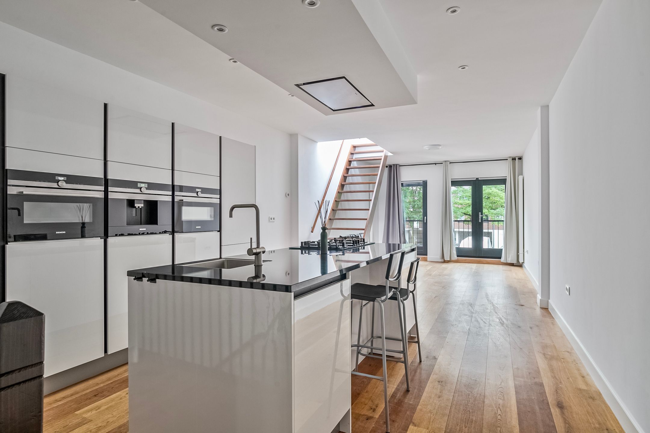 Foto van Roosbeek 24, Schiedam
