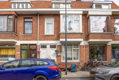 Foto van J A Alberdingk Thijmstraat 64B, Schiedam