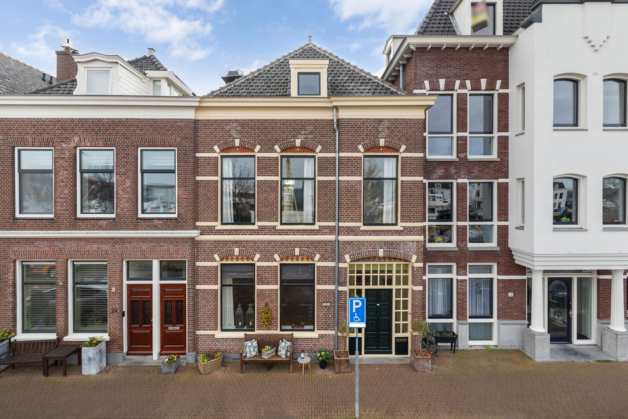 Foto van Burg. De Jonghkade 25, Maassluis
