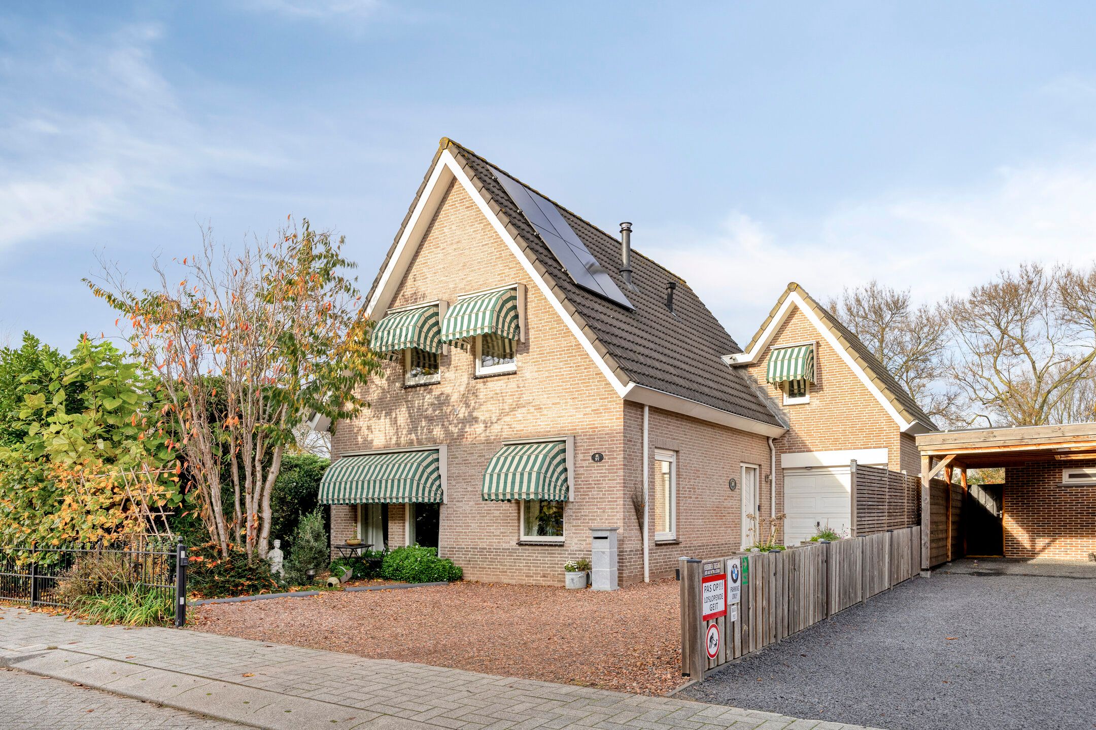 Foto van Heersdijk 97, Hoogvliet Rotterdam
