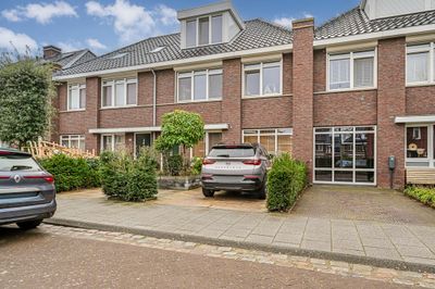 Foto van Joris van Bodegomlaan 18, Spijkenisse