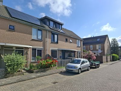 Foto van Catharina van Tussenbroekstraat 5, Spijkenisse