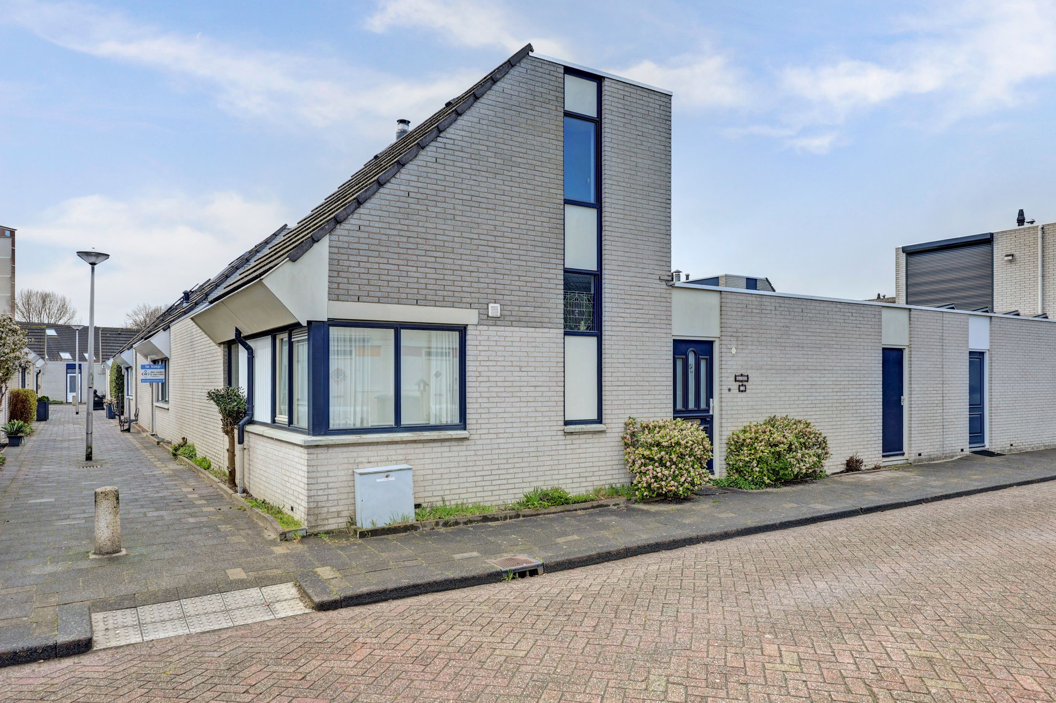 Foto van Neckarstraat 10, Spijkenisse
