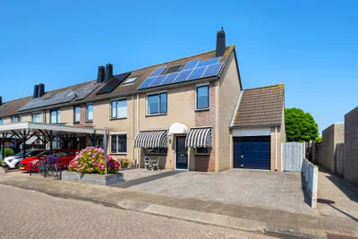 Foto van Maarten Trompstraat 30, Hellevoetsluis