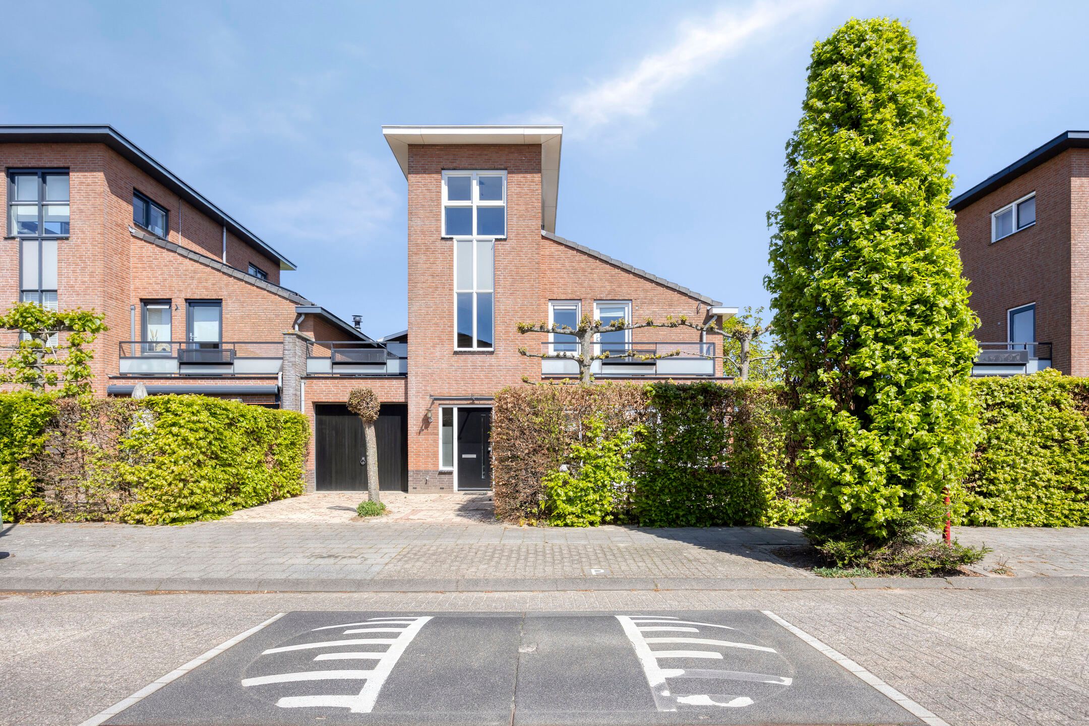 Foto van Bachlaan 32, Oud-Beijerland