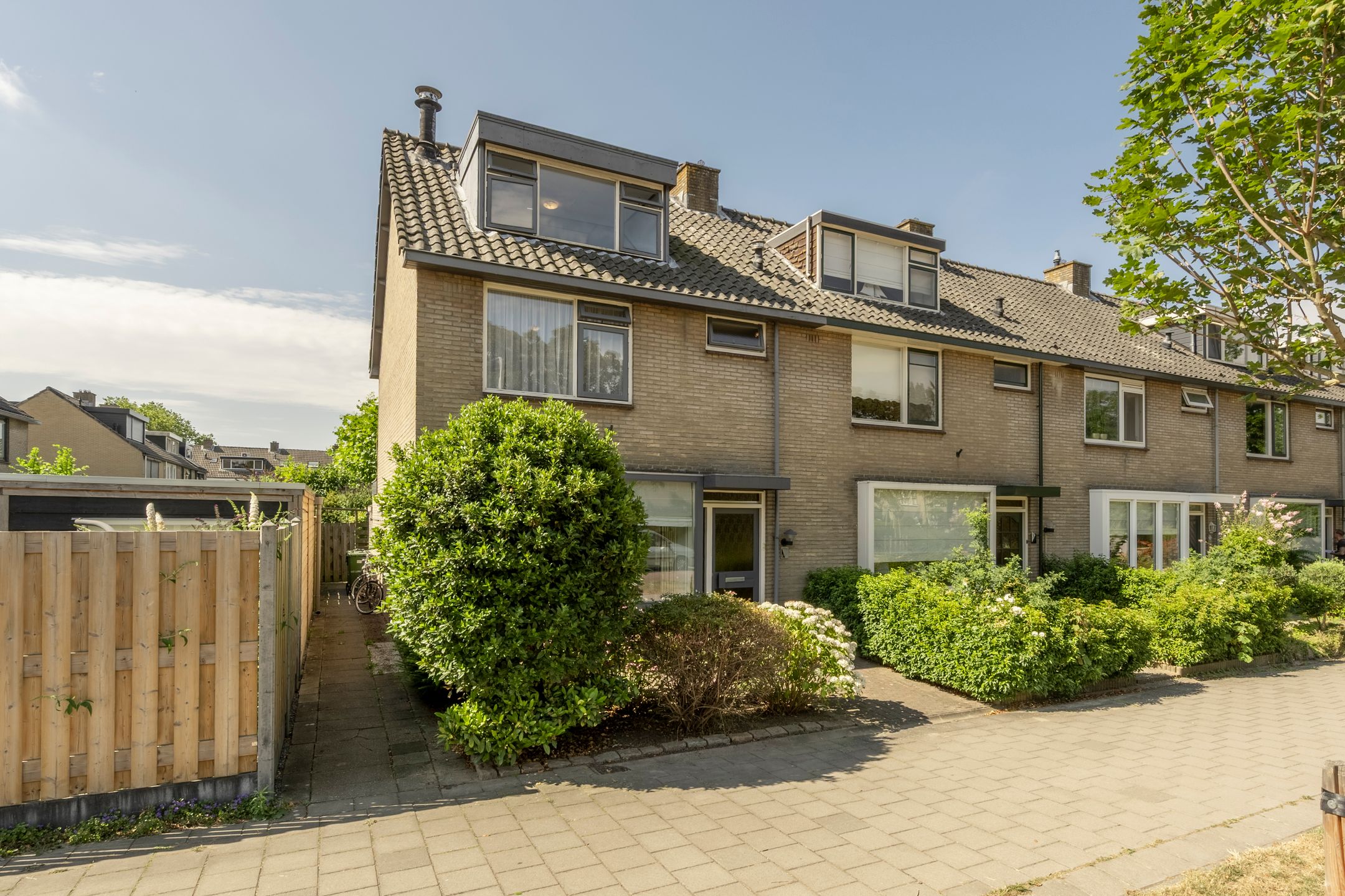 Foto van W. van Vlietstraat 1, Oud-Beijerland