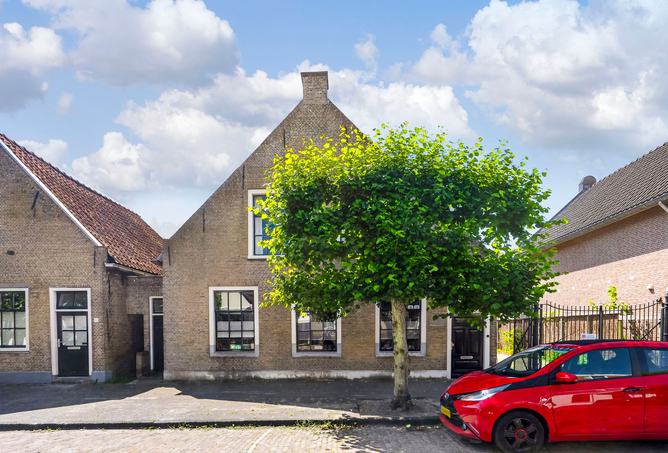 Foto van Voorstraat 14, Piershil