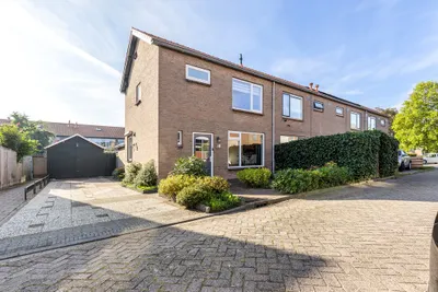 Foto van van Gaesbeekstraat 9, Westmaas
