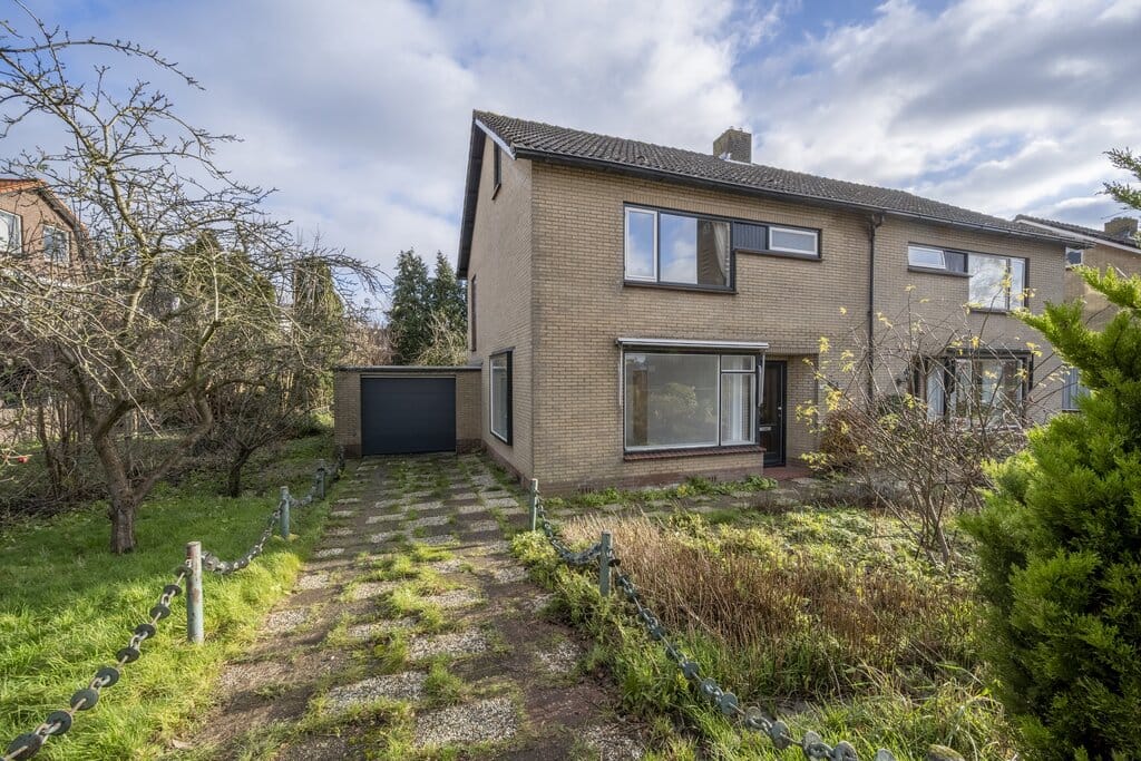 Foto van Koninginneweg 1, Zuid-Beijerland