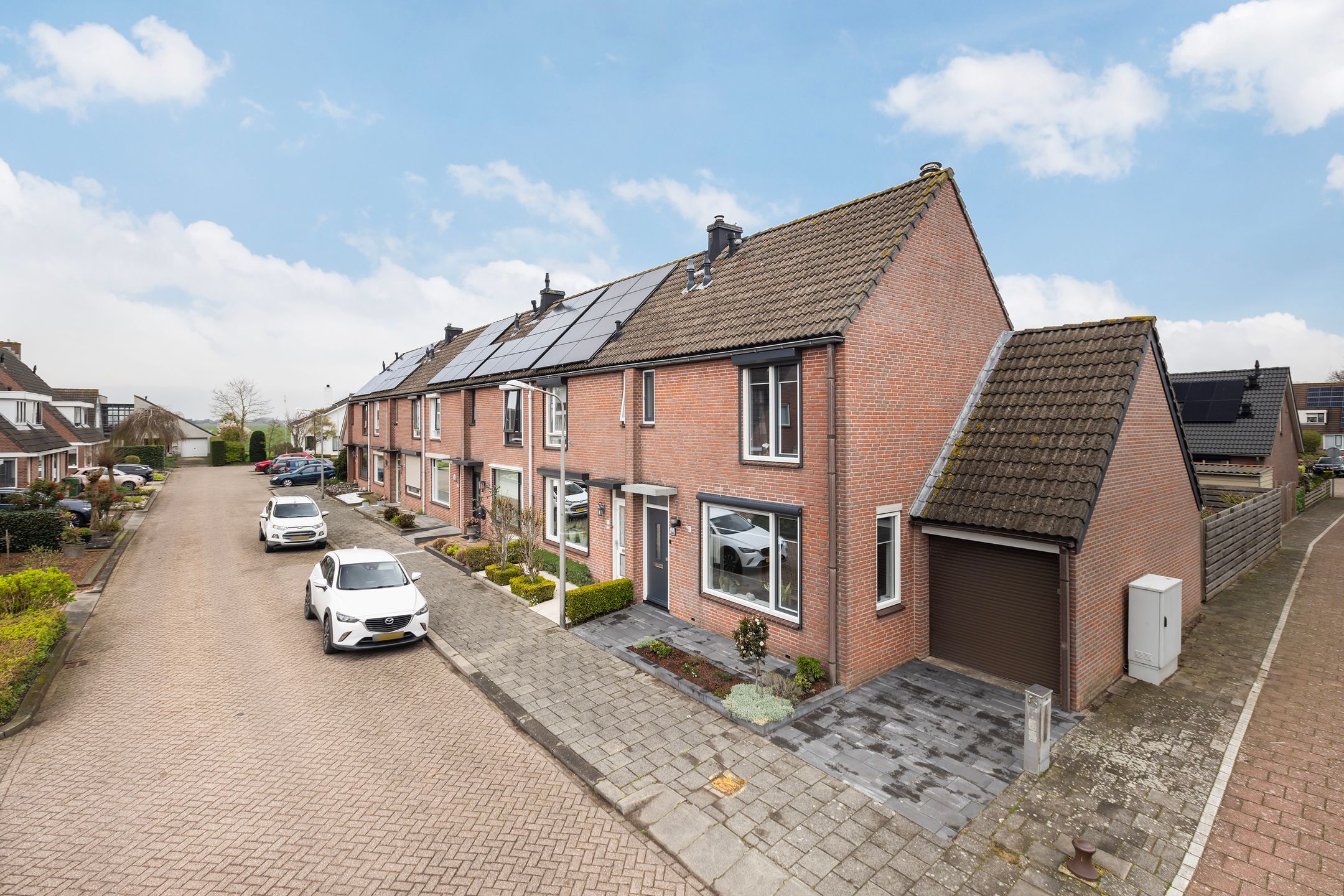 Foto van Torenlaan 30, Zuid-Beijerland