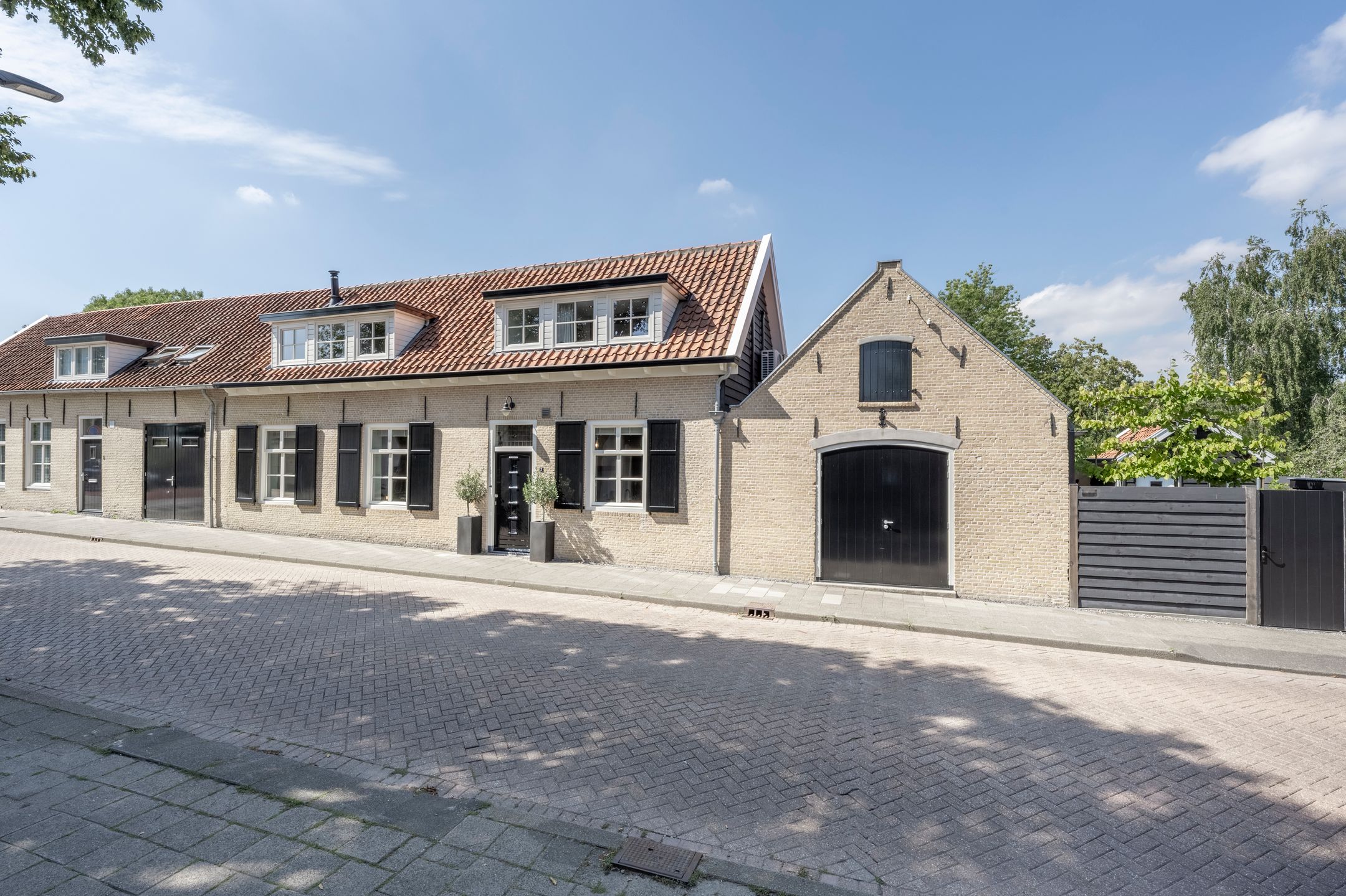 Foto van Nieuwestraat 3, Strijen