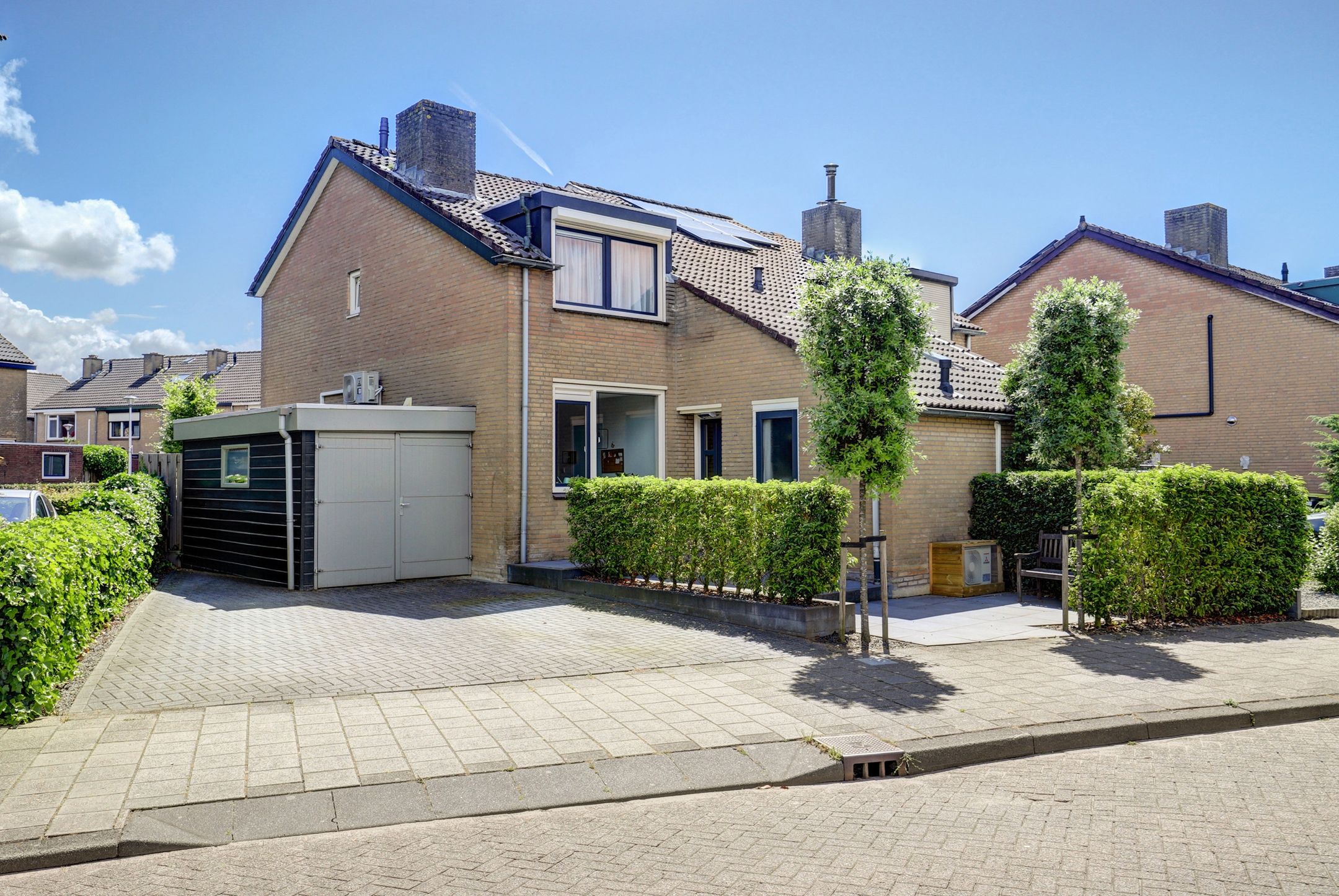 Foto van Plevierstraat 1, Strijen