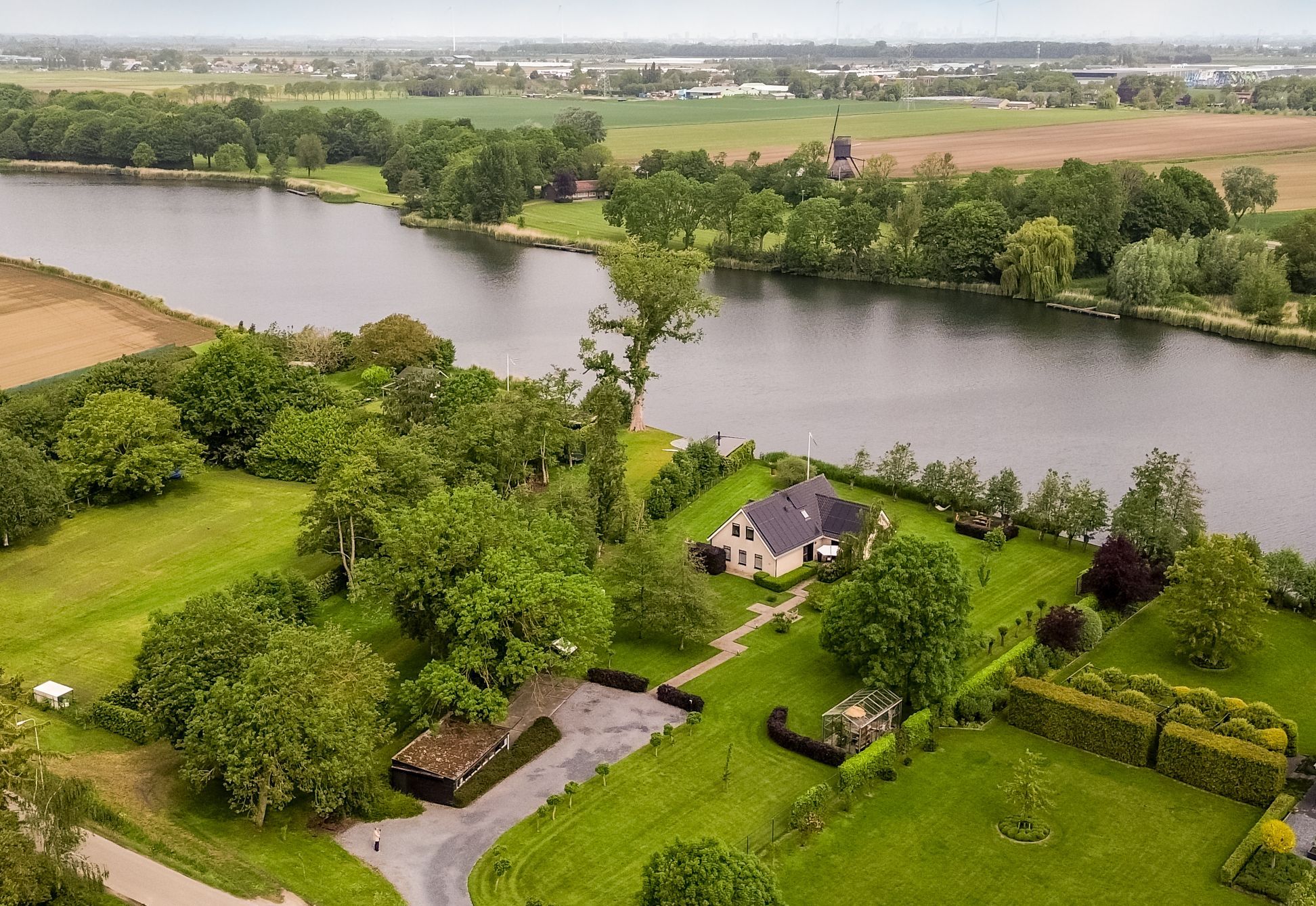Foto van Polderdijk 20, Maasdam
