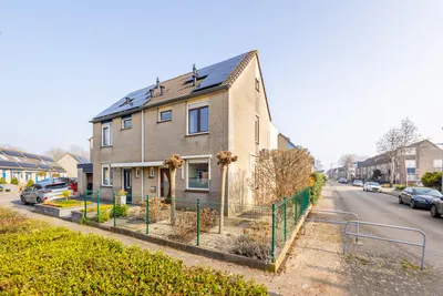 Foto van Van den Broek-erf 223, Dordrecht
