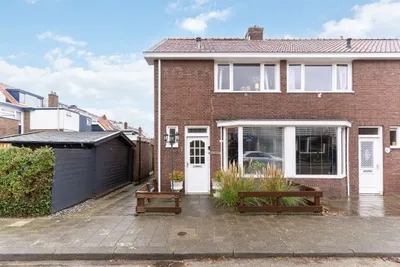 Foto van Jan van Nassaustraat 2, Zwijndrecht