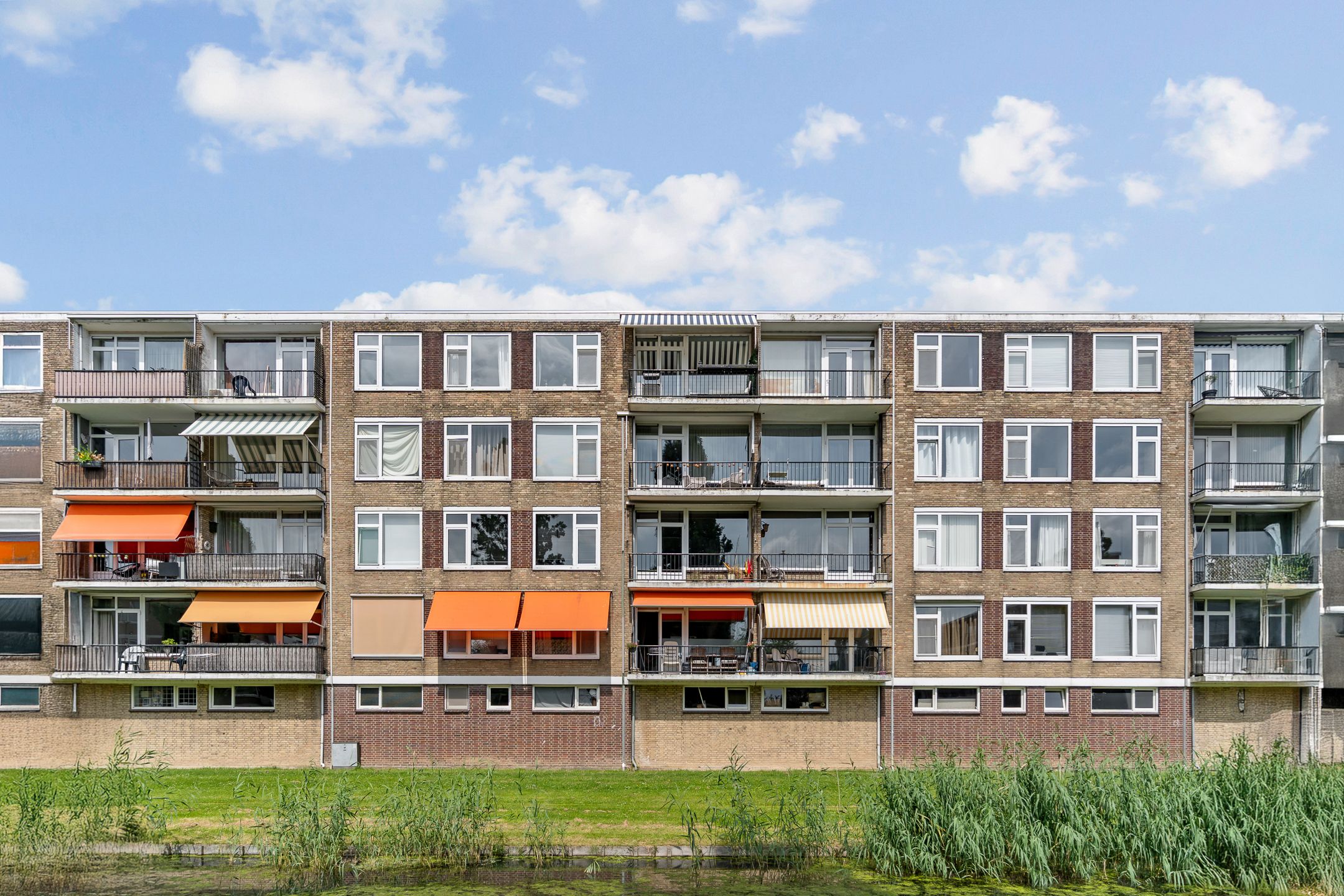 Foto van Dahliastraat 130, Zwijndrecht